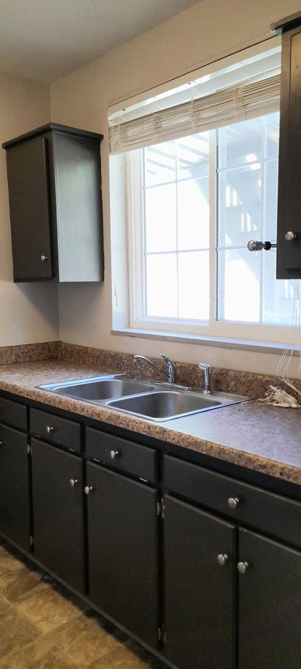1205 W 50th St #2 - Photo 2 of 10