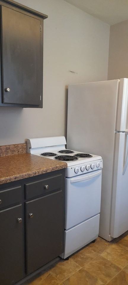 1205 W 50th St #2 - Photo 3 of 10