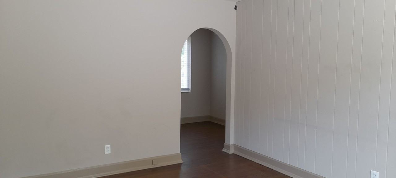 1205 W 50th St #2 - Photo 6 of 10