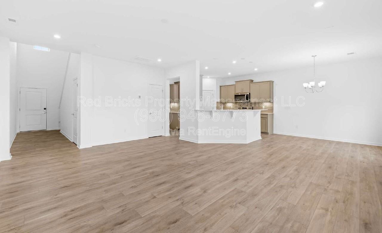 17030 Patron Dr - Photo 6 of 26