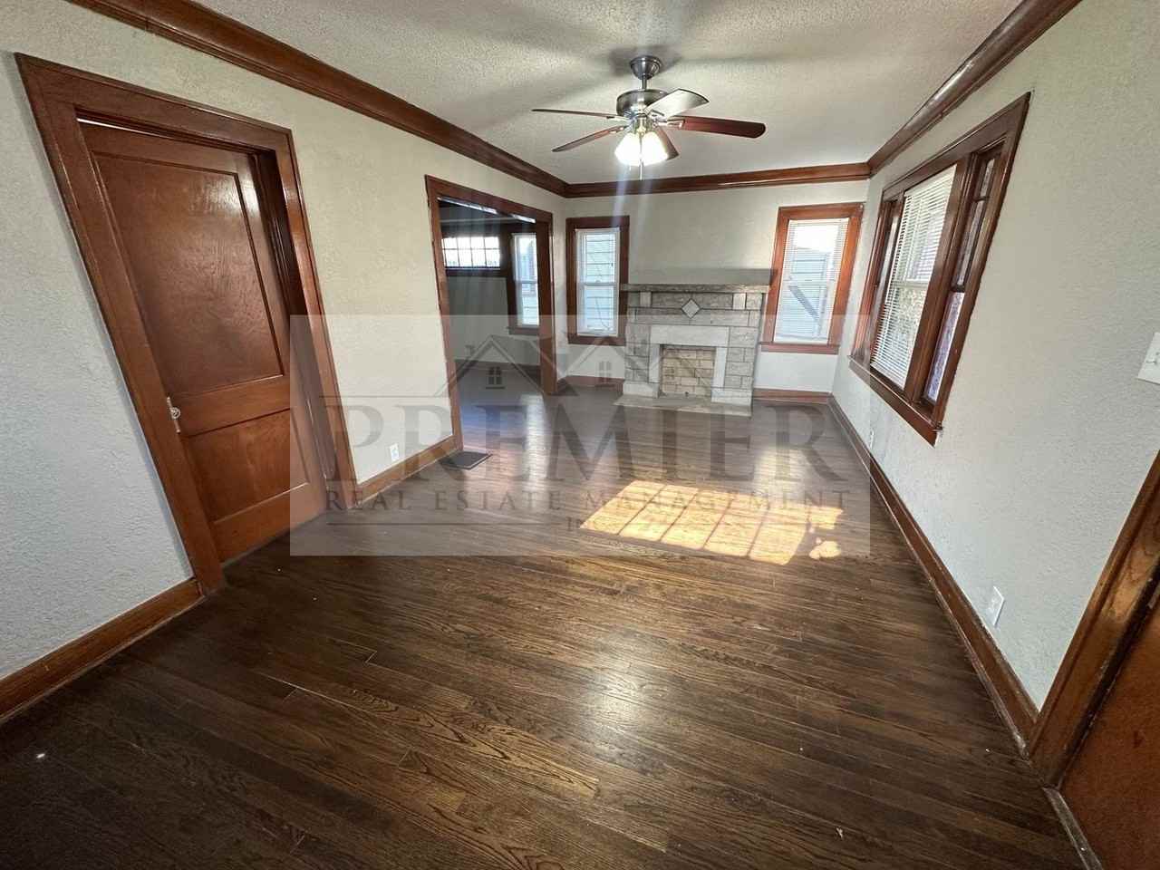 5830 Tracy Ave - Photo 5 of 23