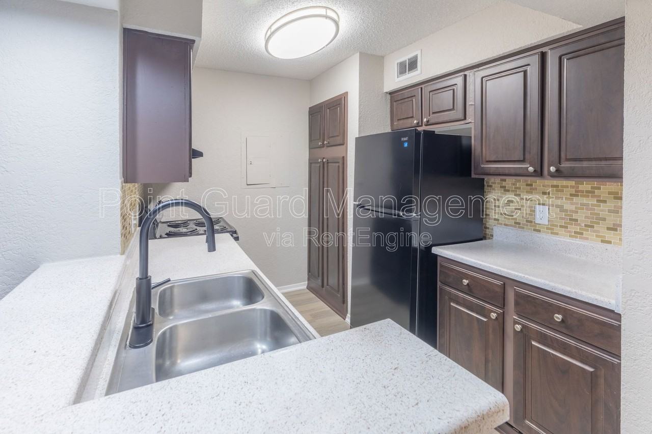 2244 Ridgmar Plz #51 - Photo 6 of 29