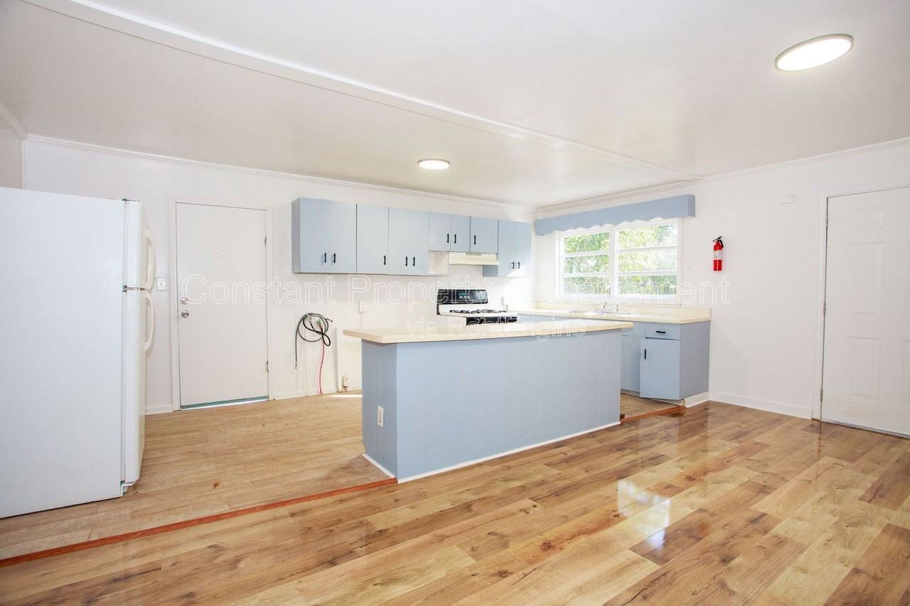 3532 Morgan Dr - Photo 4 of 16