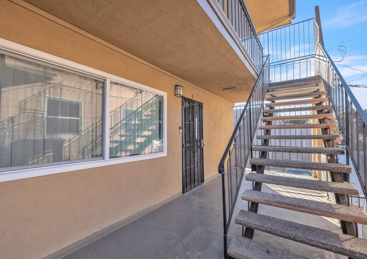 Locust Apartments - Photo 3 of 7