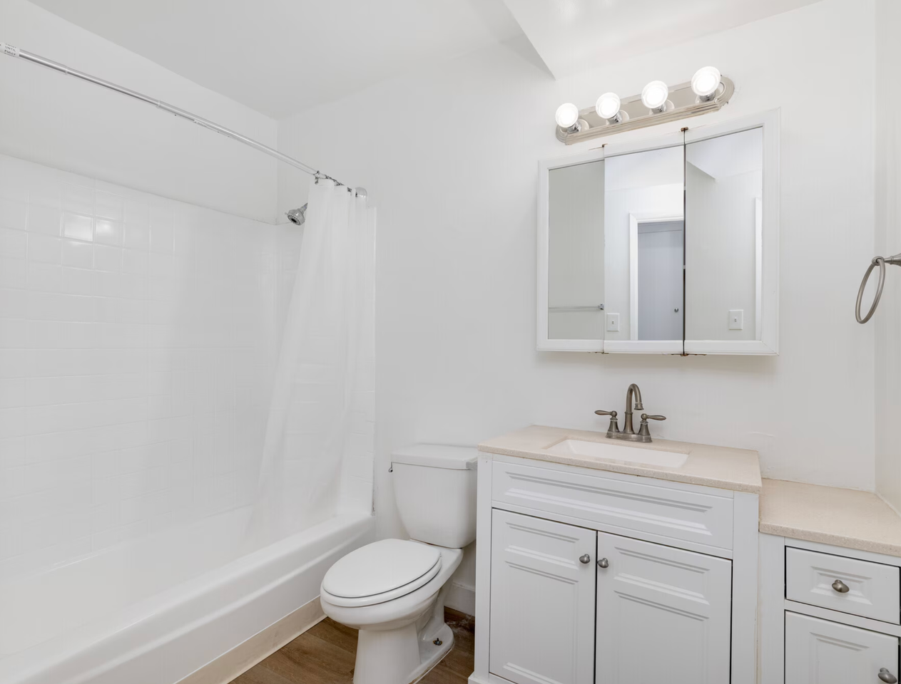 Locust Apartments - Photo 7 of 7