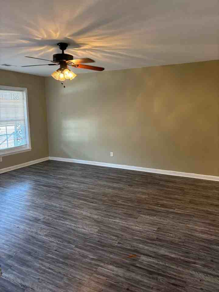 1407 W Gentilly Rd #B - Photo 5 of 11