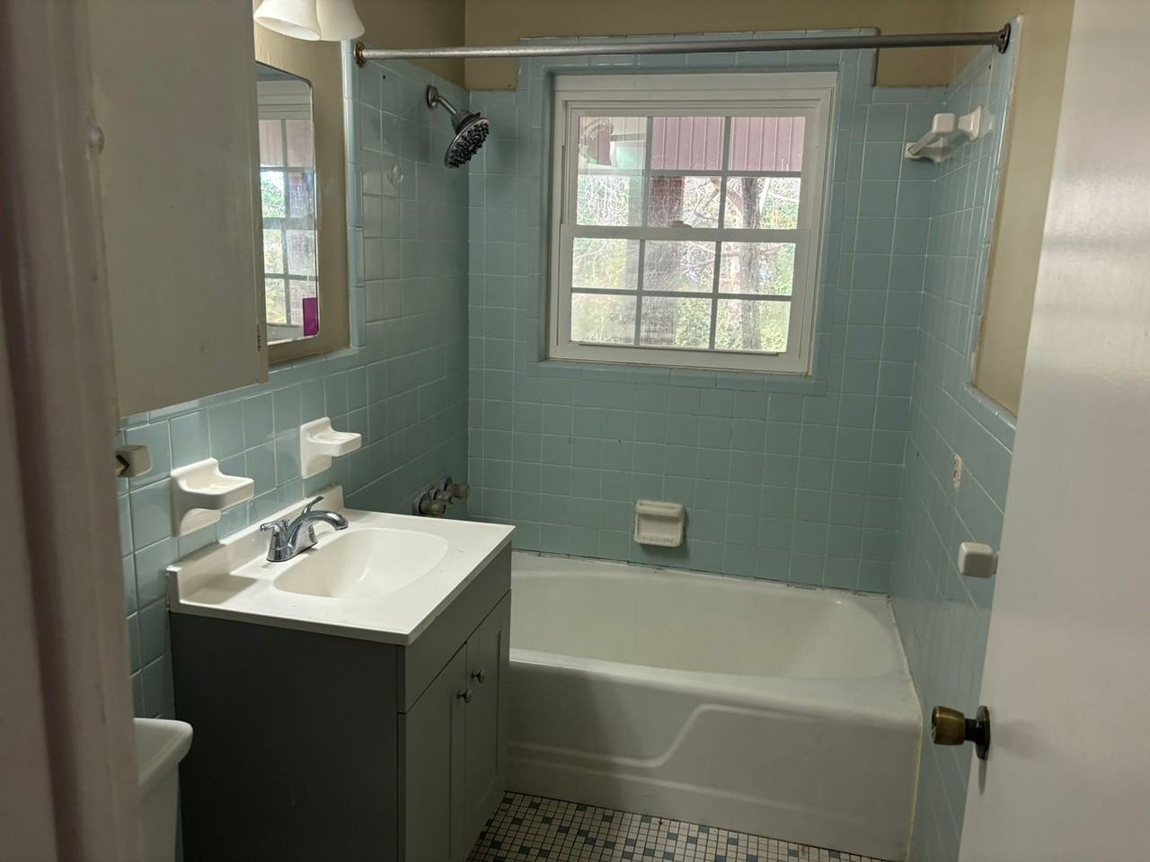 1407 W Gentilly Rd #B - Photo 7 of 11