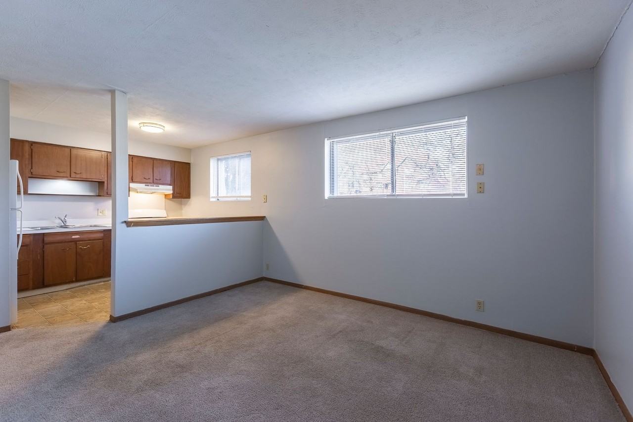 3833 Cuming - Photo 5 of 9