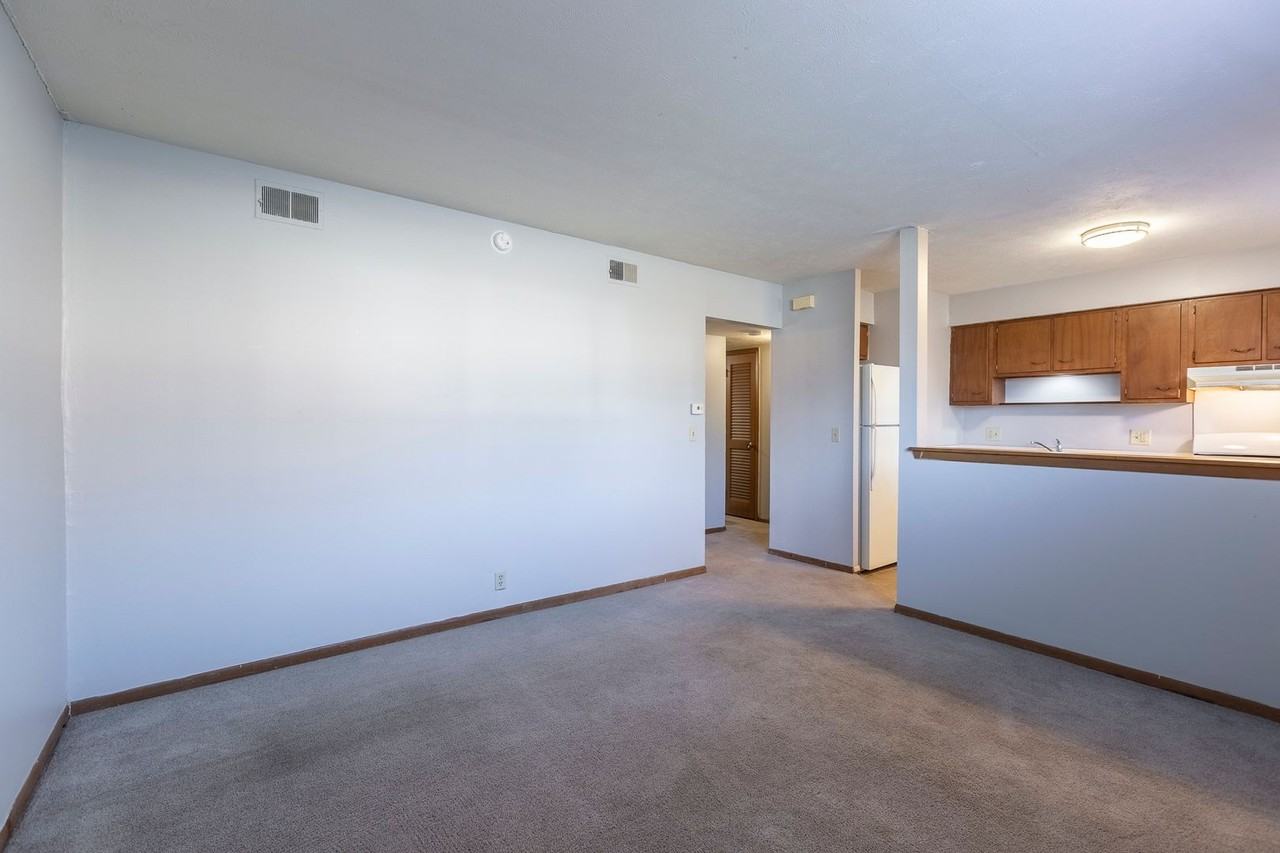 3833 Cuming - Photo 6 of 9