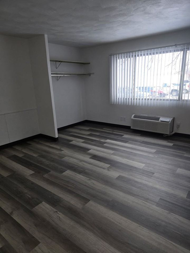 Kal's Place Apartments - Photo 2 of 11