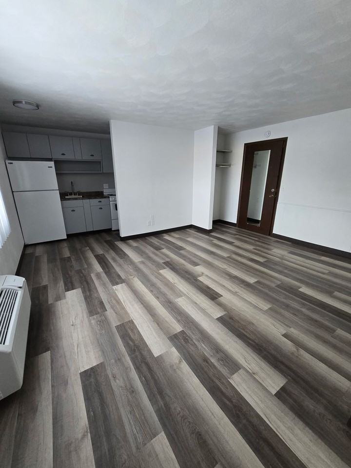 Kal's Place Apartments - Photo 3 of 11