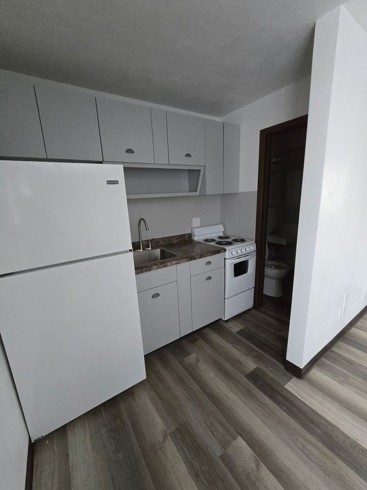 Kal's Place Apartments - Photo 4 of 11