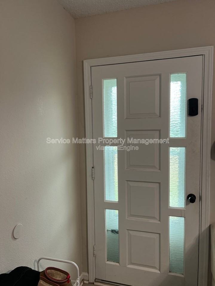 303 Newcastle Dr - Photo 2 of 21