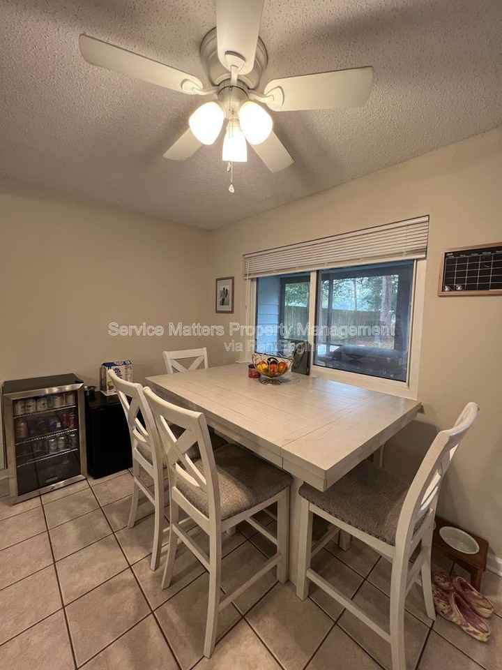 303 Newcastle Dr - Photo 6 of 21