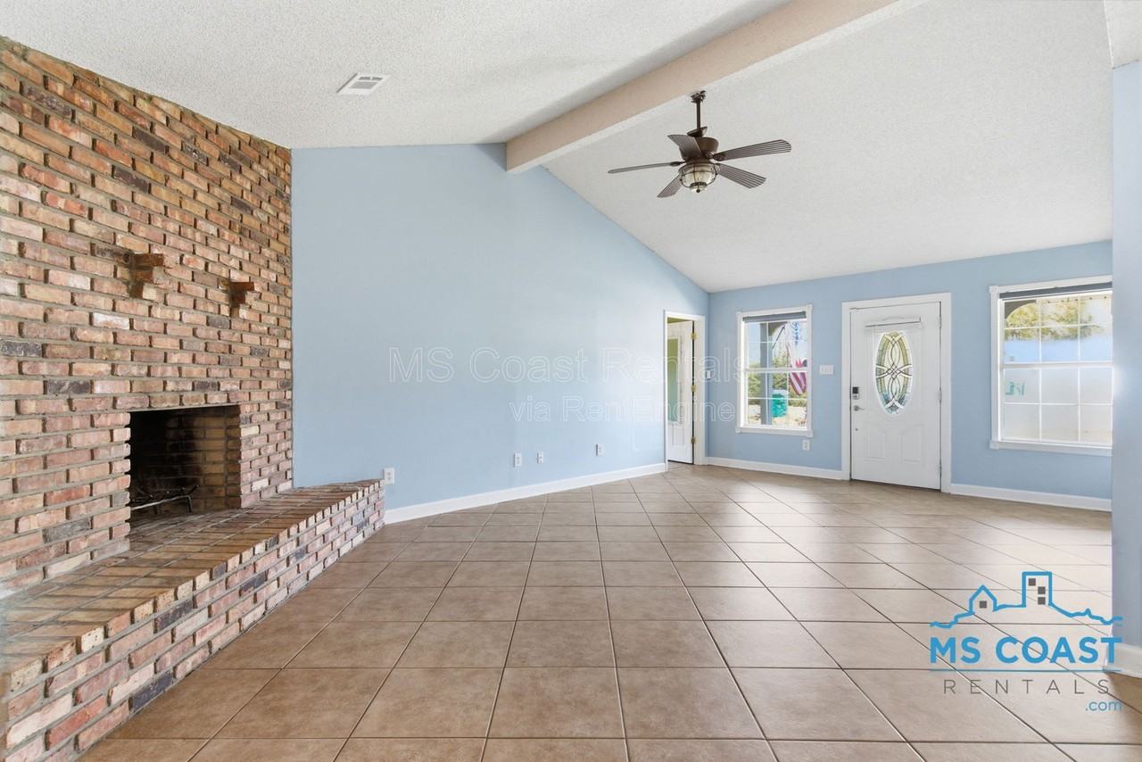 2717 Honduras Dr - Photo 4 of 22