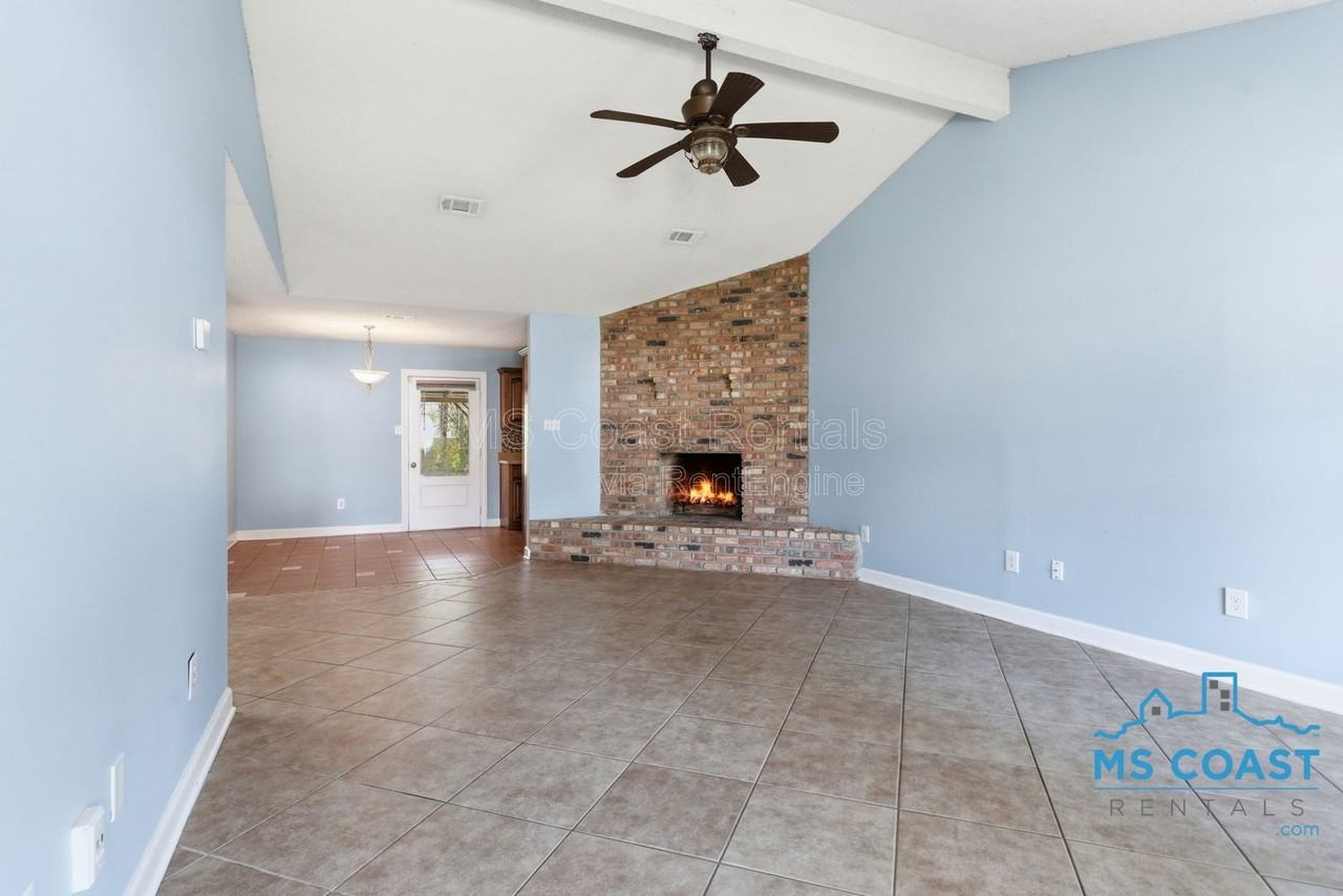 2717 Honduras Dr - Photo 5 of 22