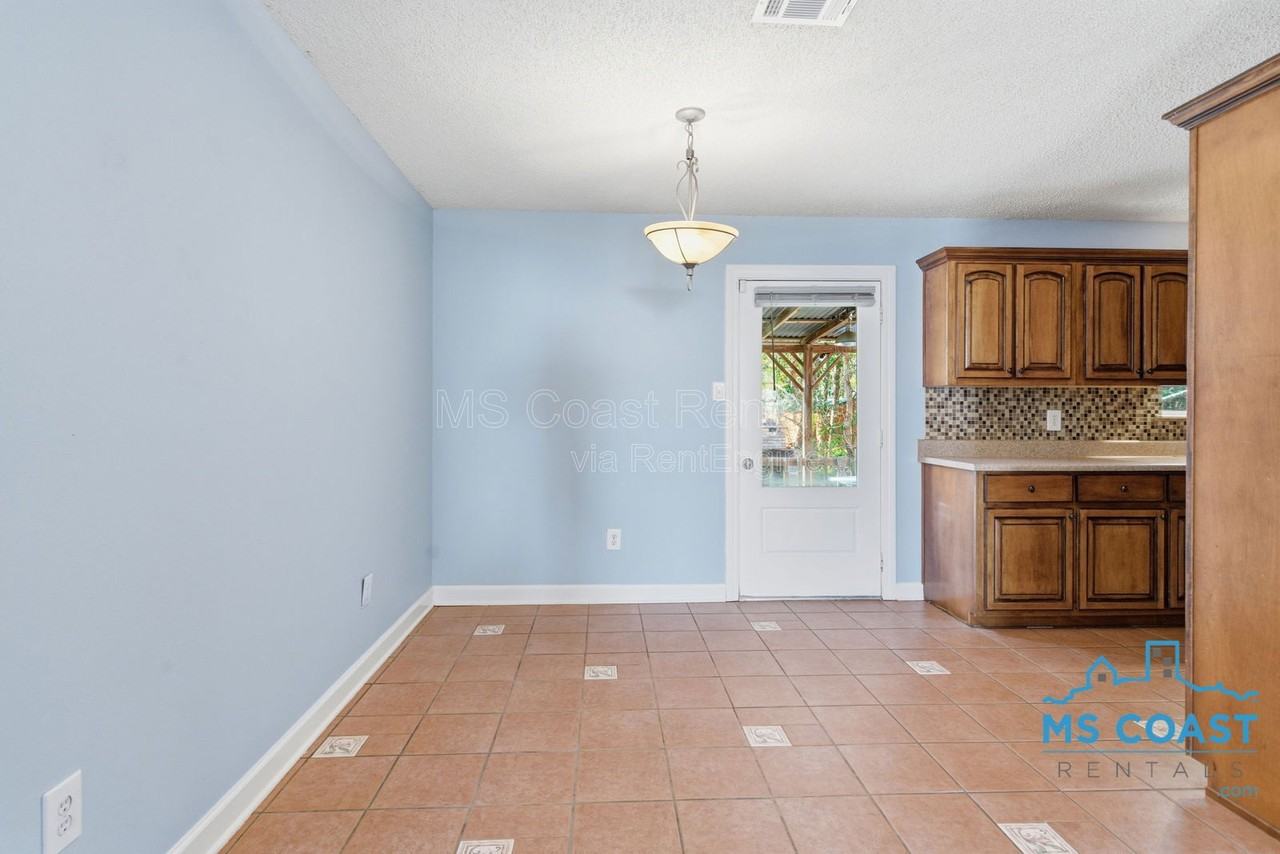 2717 Honduras Dr - Photo 6 of 22