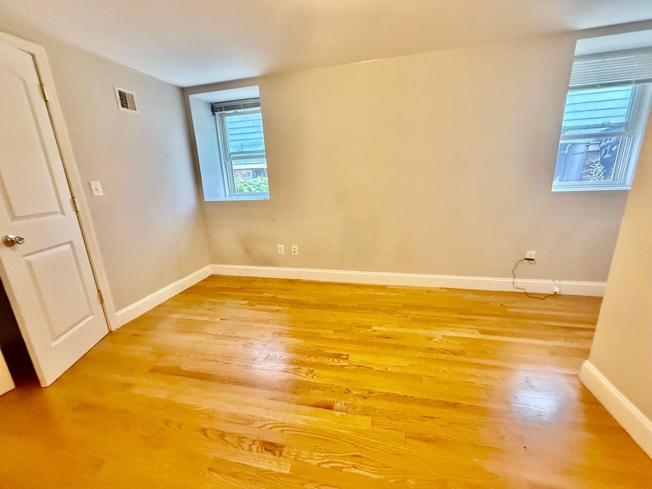 228 Calumet St - Photo 7 of 15