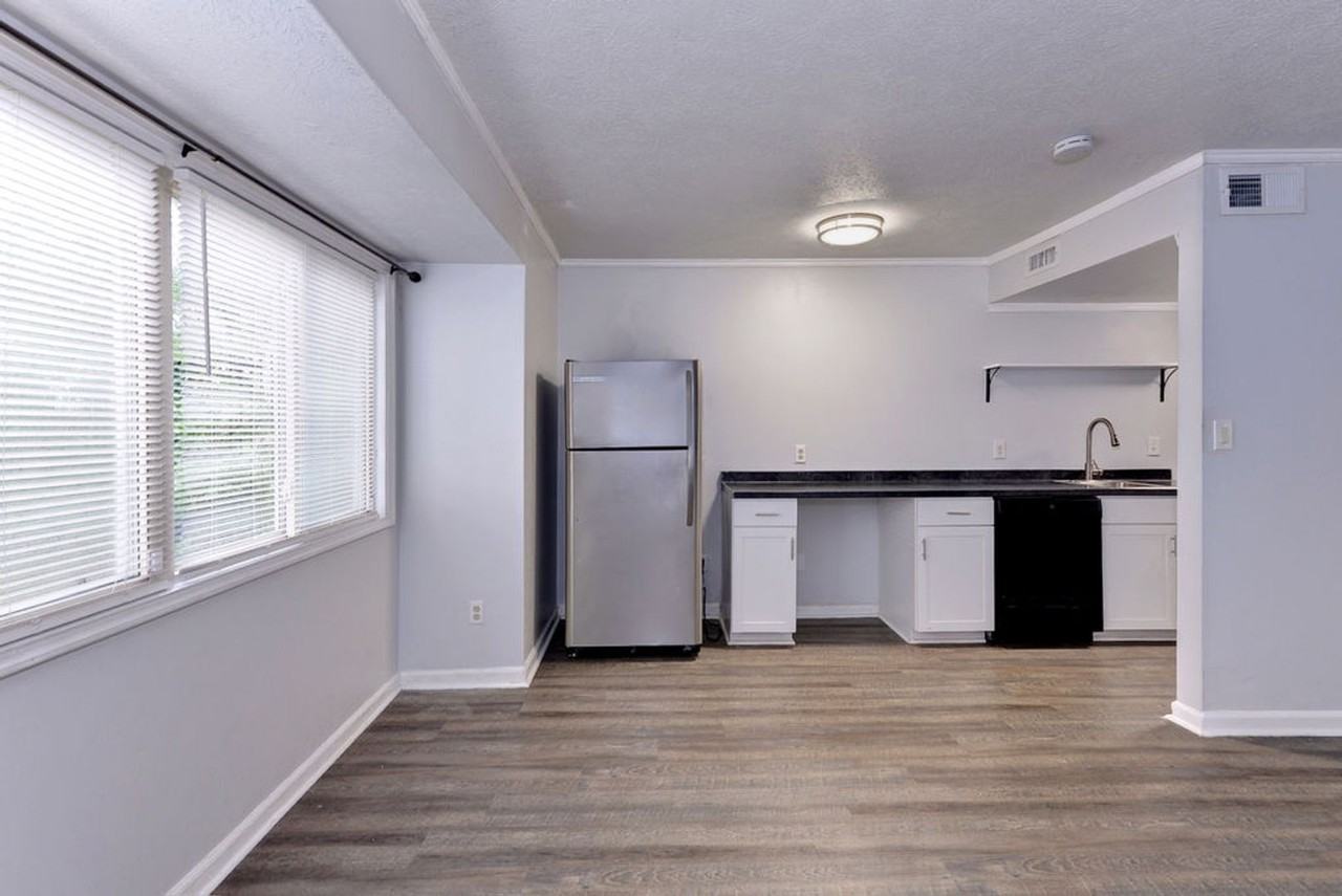 101 Pacific Dr - Photo 6 of 22