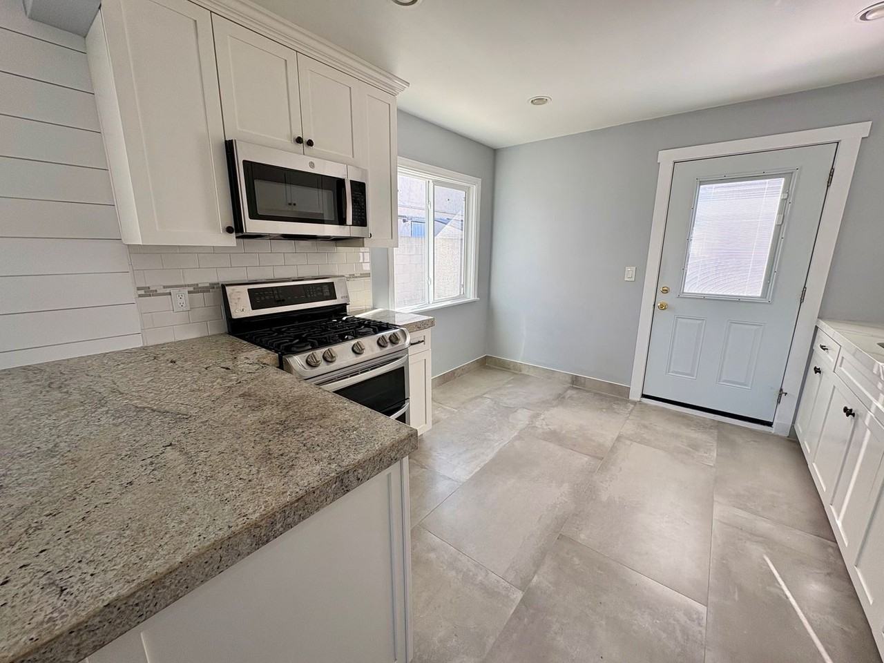 4148 W 149th St - Photo 5 of 13