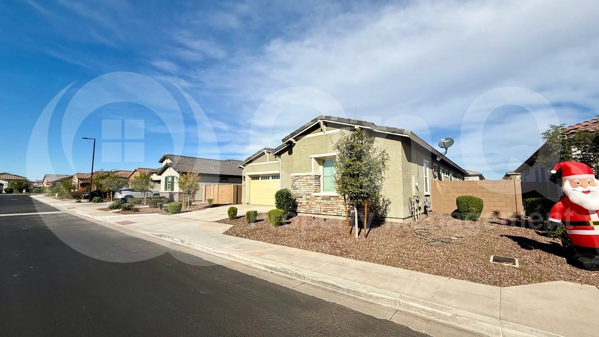 9334 W Roma Ave - Photo 3 of 43