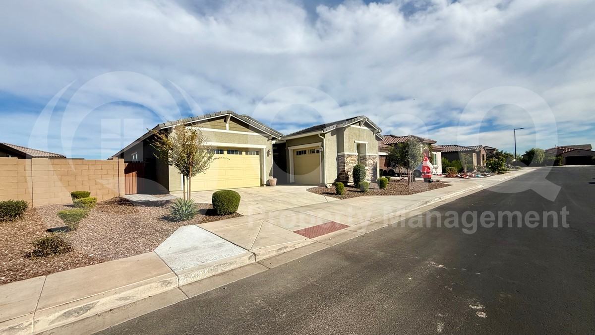 9334 W Roma Ave - Photo 4 of 43