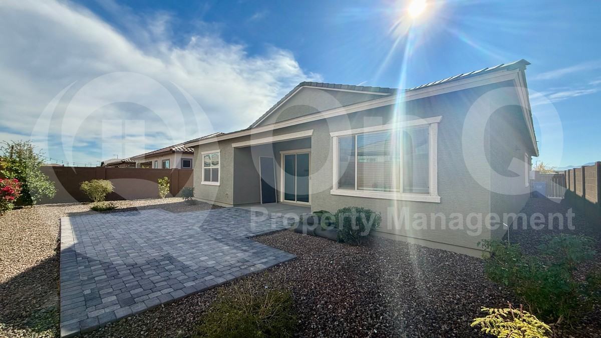 9334 W Roma Ave - Photo 5 of 43