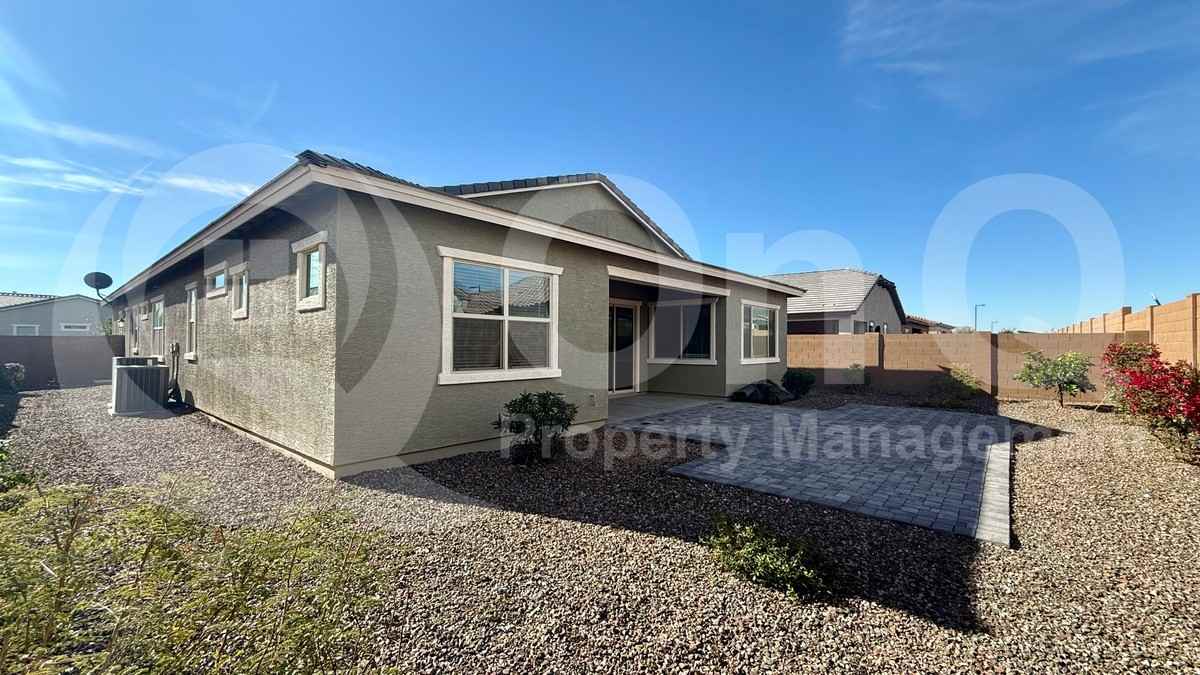 9334 W Roma Ave - Photo 6 of 43