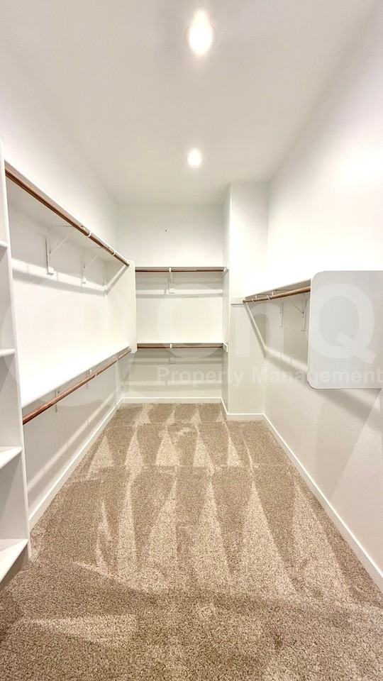 9334 W Roma Ave - Photo 7 of 43