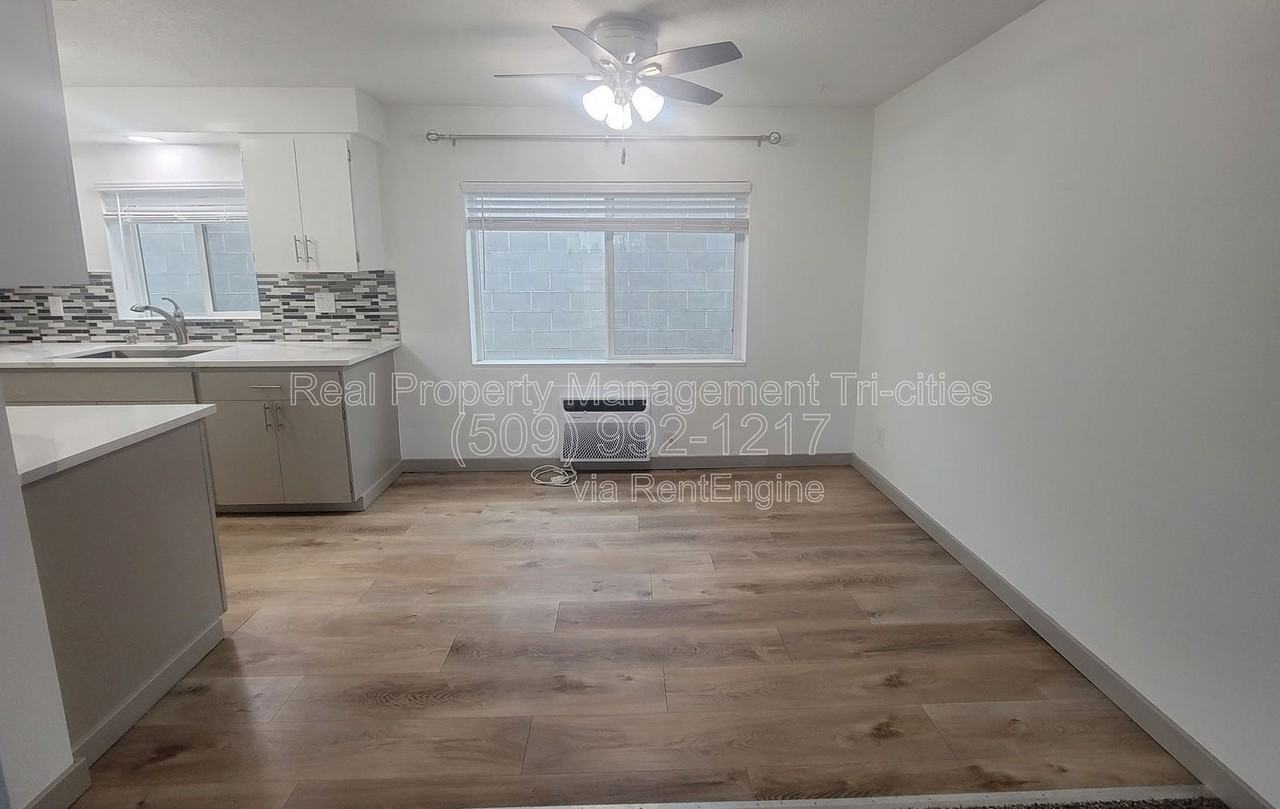 1817 W Cartmell St #202 - Photo 4 of 14