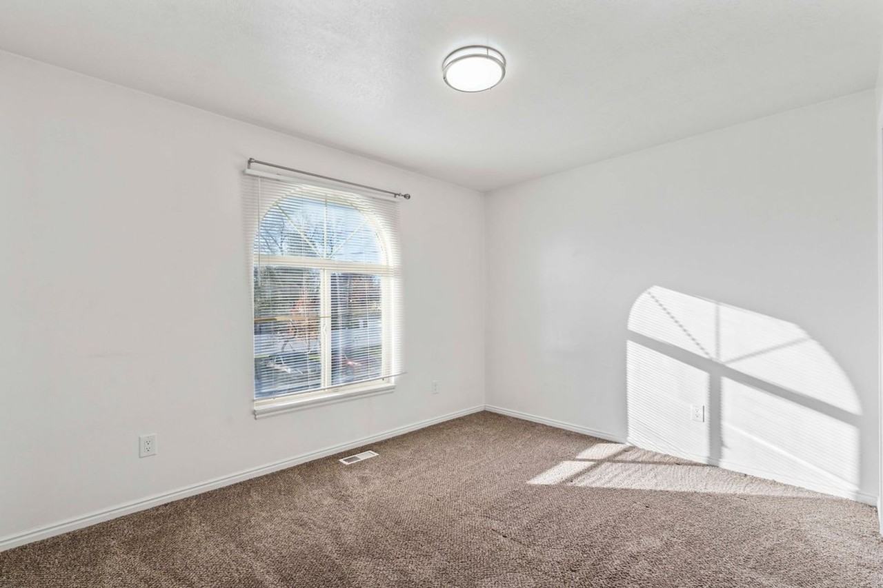 Kaysville Apartments - Photo 7 of 16