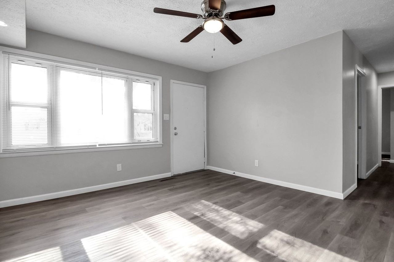 4294 Ellery Dr - Photo 3 of 26