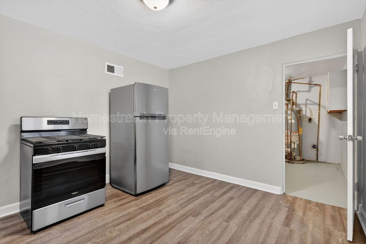 9868 Lorna Ln - Photo 6 of 22