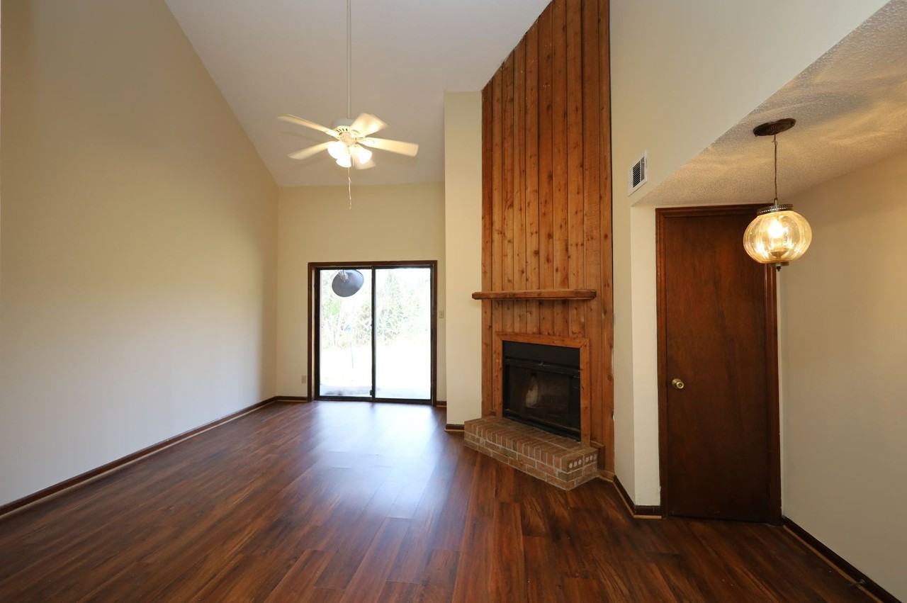 2720 Tyndall Dr - Photo 2 of 11