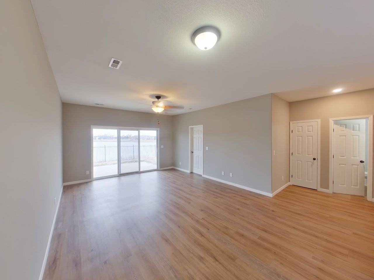 447 S Longbranch Dr - Photo 7 of 15