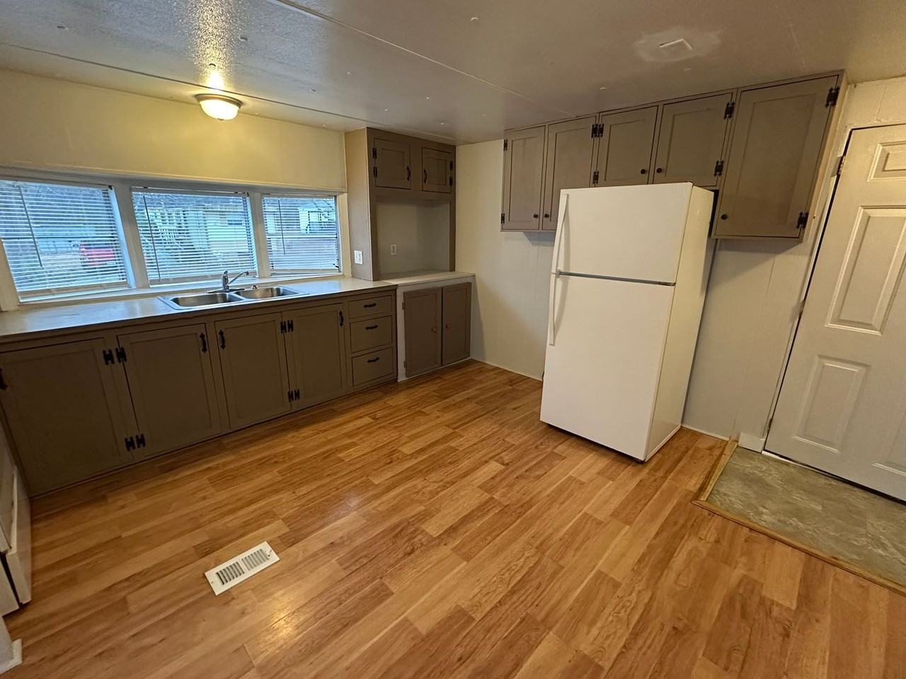 150 Matthias Briggs Dr - Photo 7 of 17