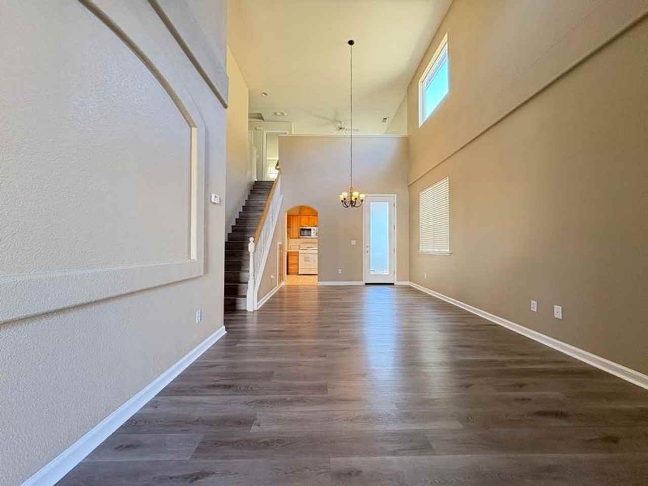 3196 English Oak Cir - Photo 2 of 26