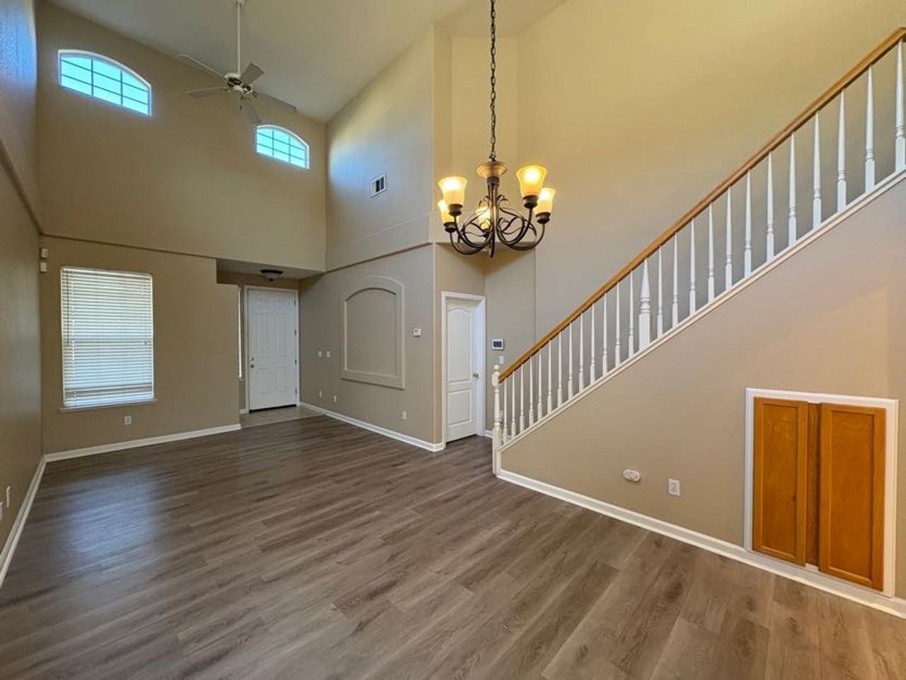 3196 English Oak Cir - Photo 4 of 26