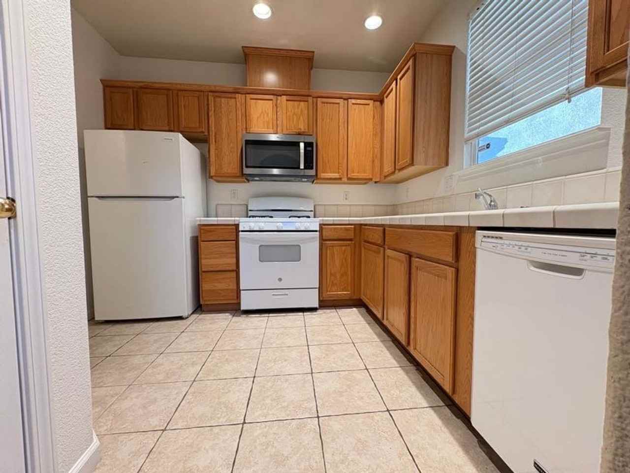 3196 English Oak Cir - Photo 5 of 26