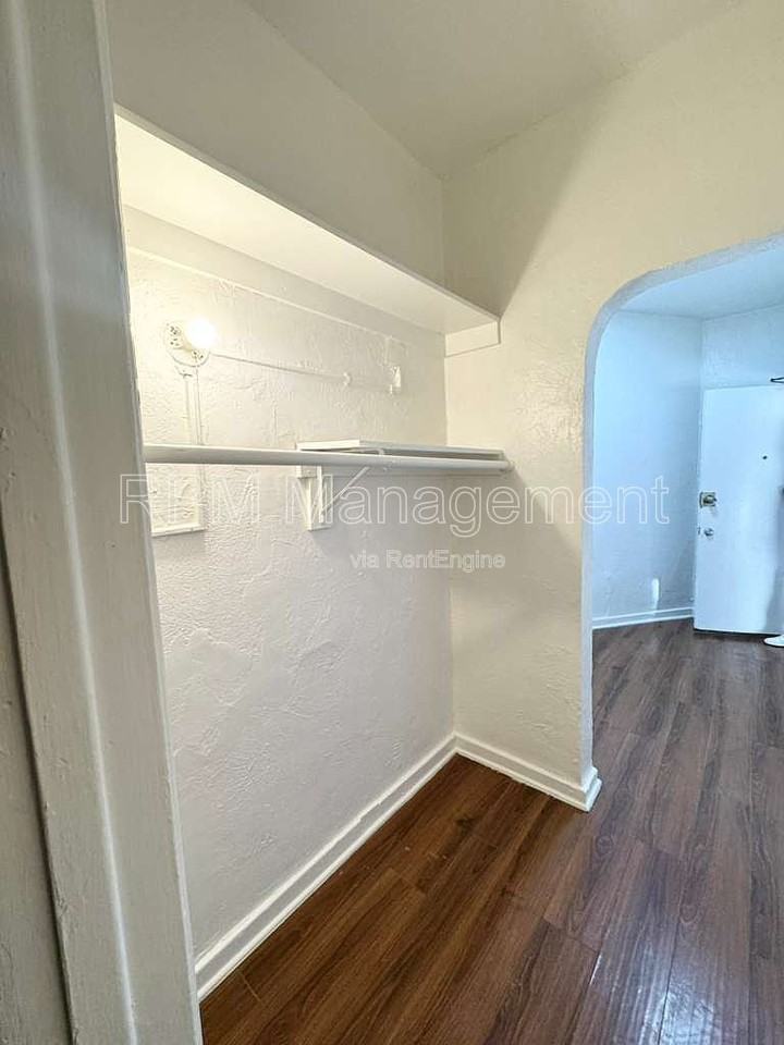 1101 S Norton Ave #101 - Photo 4 of 8