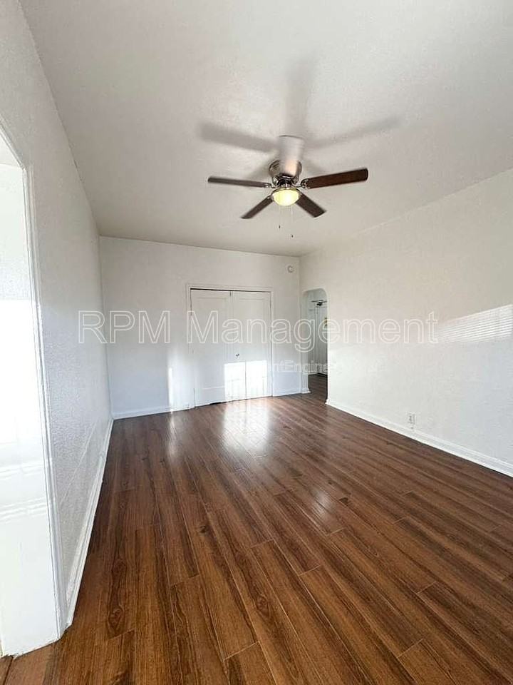 1101 S Norton Ave #101 - Photo 6 of 8