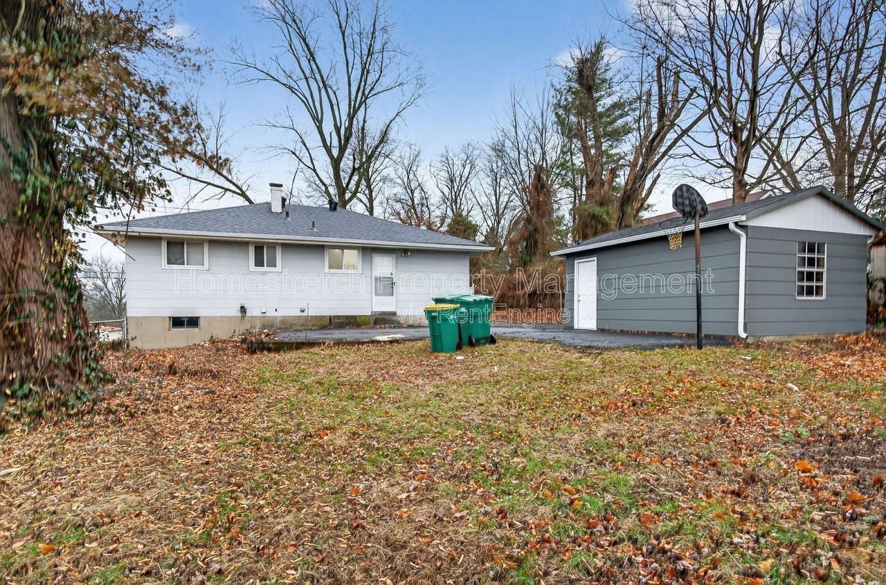 2403 Gardner Dr - Photo 5 of 34