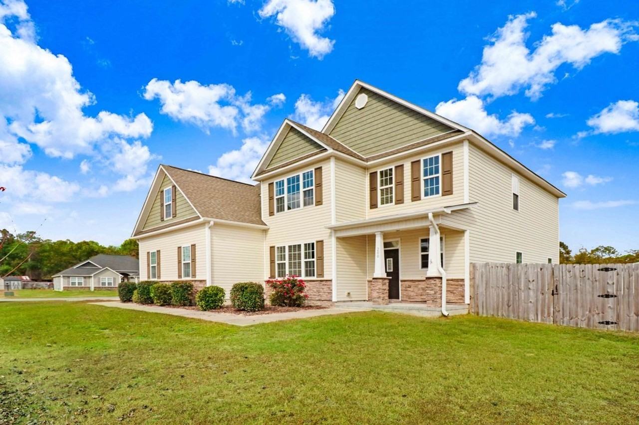 200 Plainfield Dr - Photo 2 of 43