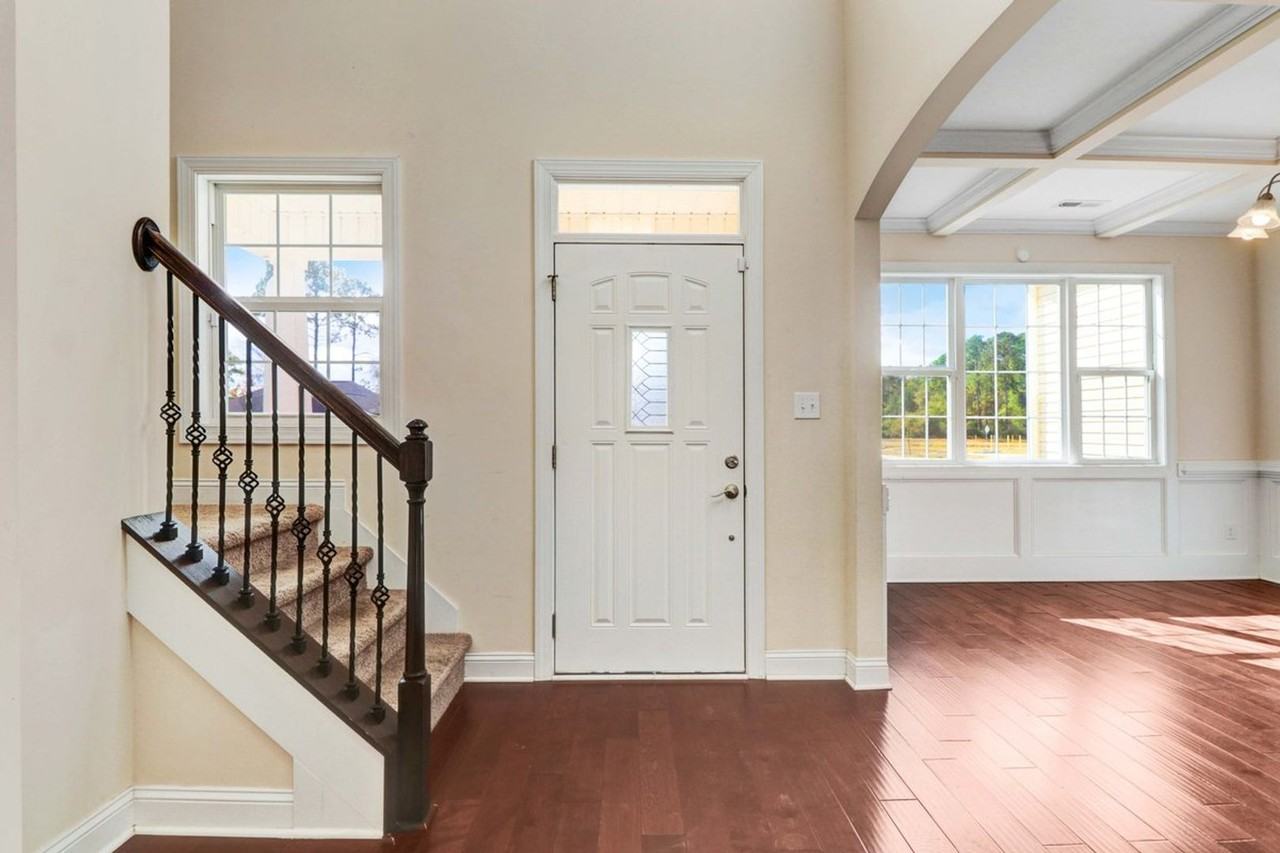 200 Plainfield Dr - Photo 5 of 43