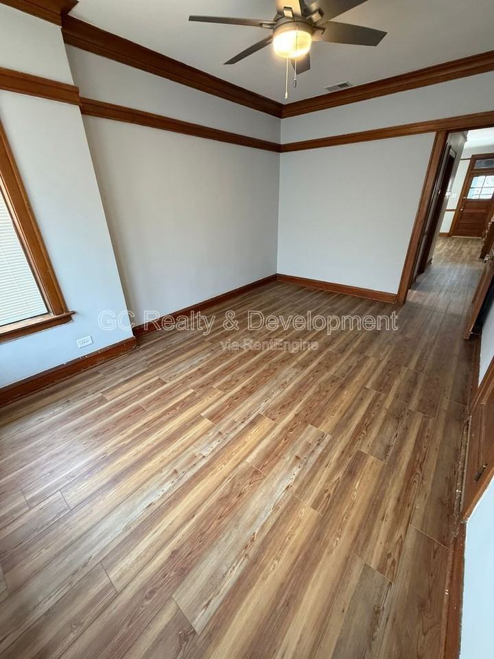 4342 S Whipple St #2 - Photo 5 of 10