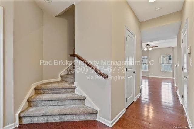 2420 Silverthorn Dr - Photo 3 of 16