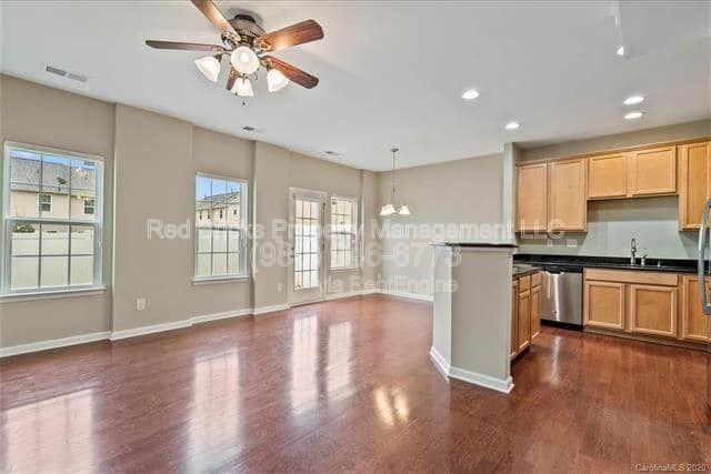 2420 Silverthorn Dr - Photo 4 of 16