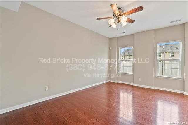 2420 Silverthorn Dr - Photo 5 of 16