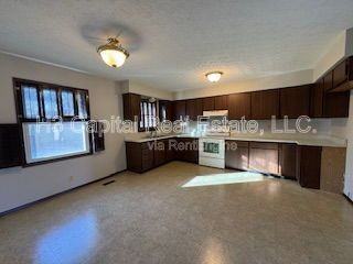 8612 Colonial Acres Rd - Photo 5 of 20