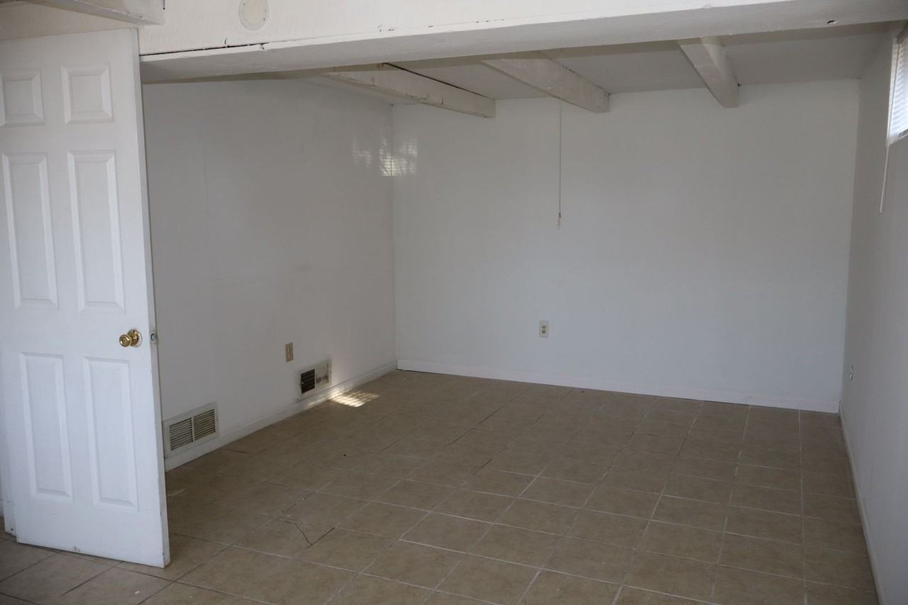 506 Columbia Dr - Photo 3 of 25